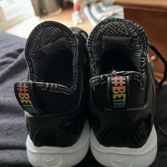 Nike Zoom HyperRev 2015 Be True - Picture 4 of 9